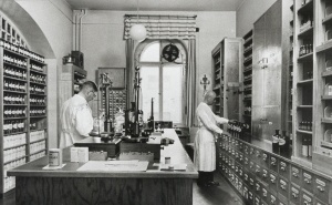Zukunftsweisende Pharmazie in historischen Gemäuern